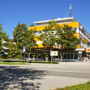 Hotel Pazific, Ottobrunn